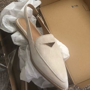 Sperry- ivory suede flat